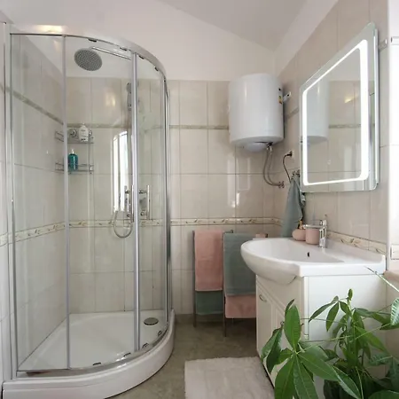 Parenzana, Little Row House With Big Yard In Istria Apartment Rakotule